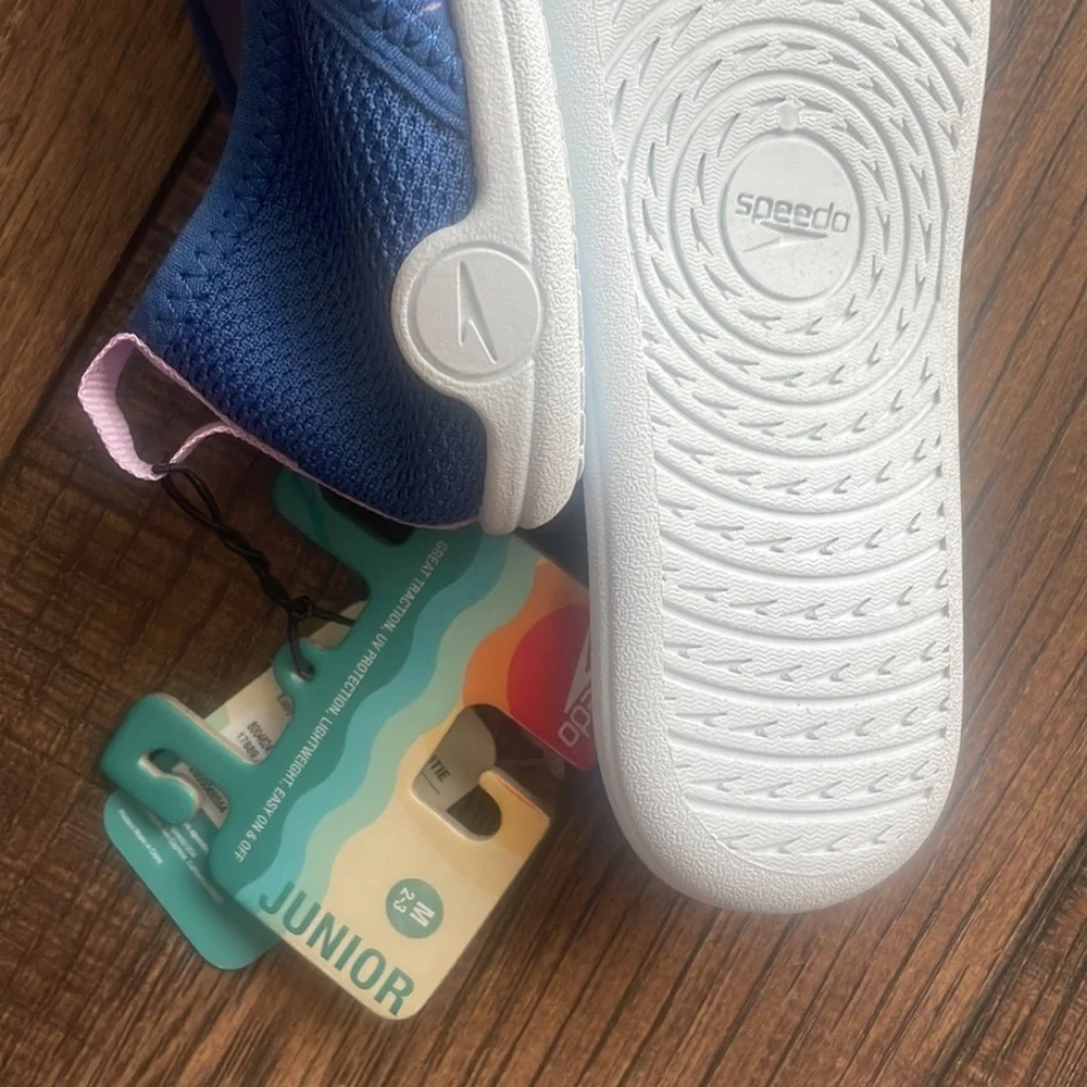 Speedo shoe Junior Blue Pink surfwalker lightweight water shoes New size med 2/3